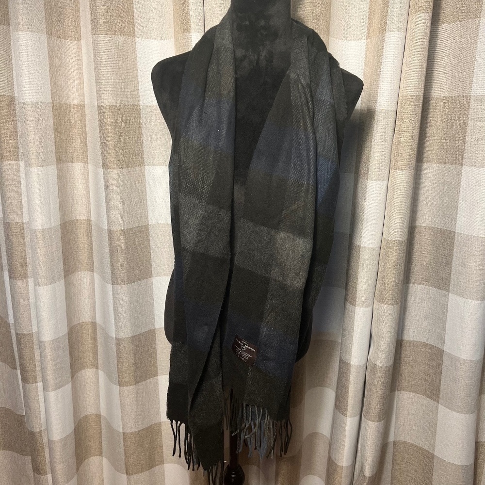 Black brown 1826 scarf preowned